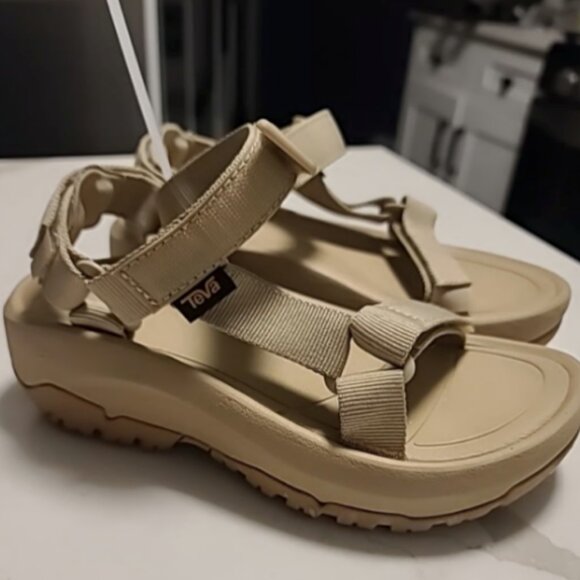 Teva Hurricane XLT Ampsole Sandals Sesame 5 (35.5) $85 - Picture 4 of 11